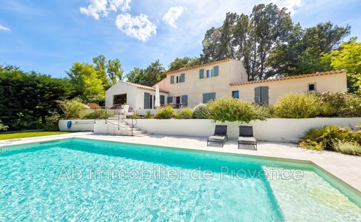 Villa in Lauris, Provence-Alpes-Côte d'Azur, France 1