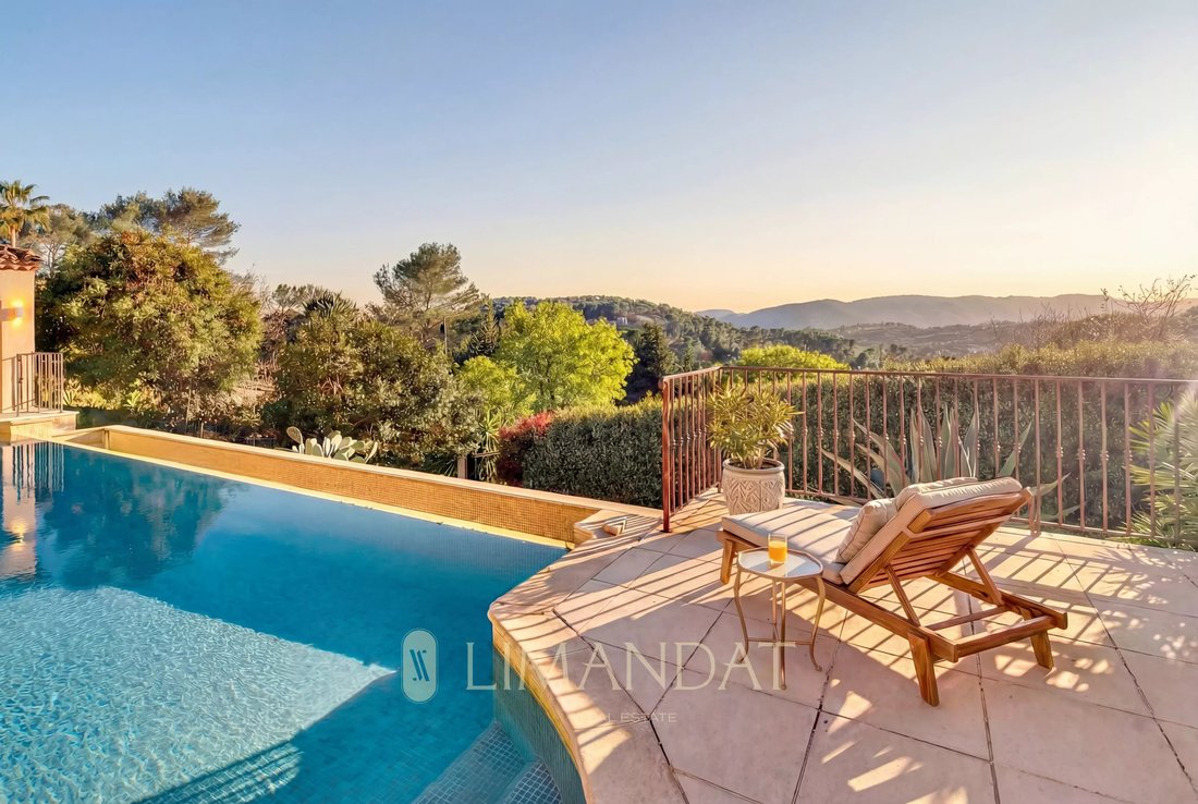 Villa in Mougins, Provence-Alpes-Côte d'Azur, France 1 - 18491757