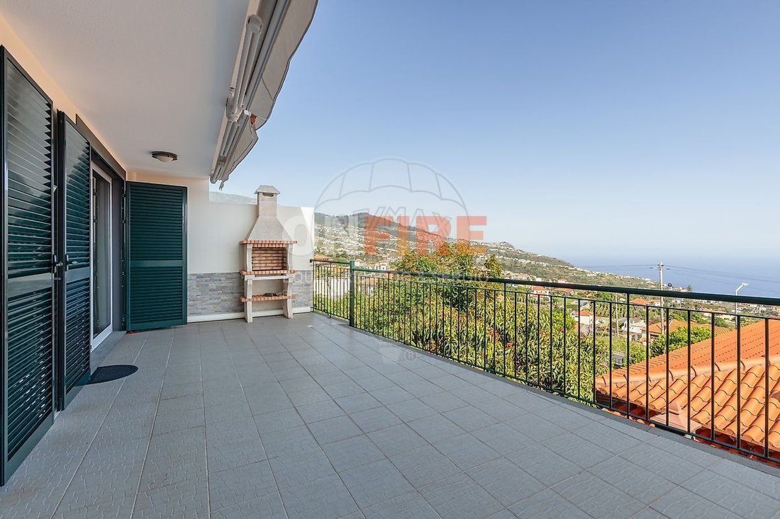 Villa in Estreito da Calheta, Madeira, Portugal 1 - 18491811