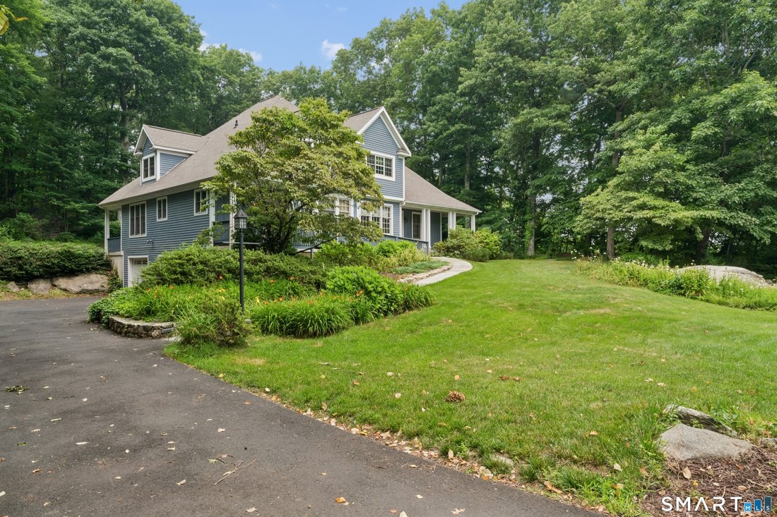 House in Newtown, Connecticut, United States 2 - 18490423