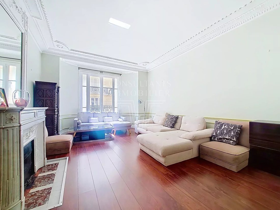 Apartment in Ecole Militaire, Paris 7e Arrondissement, Paris 1 - 15652929