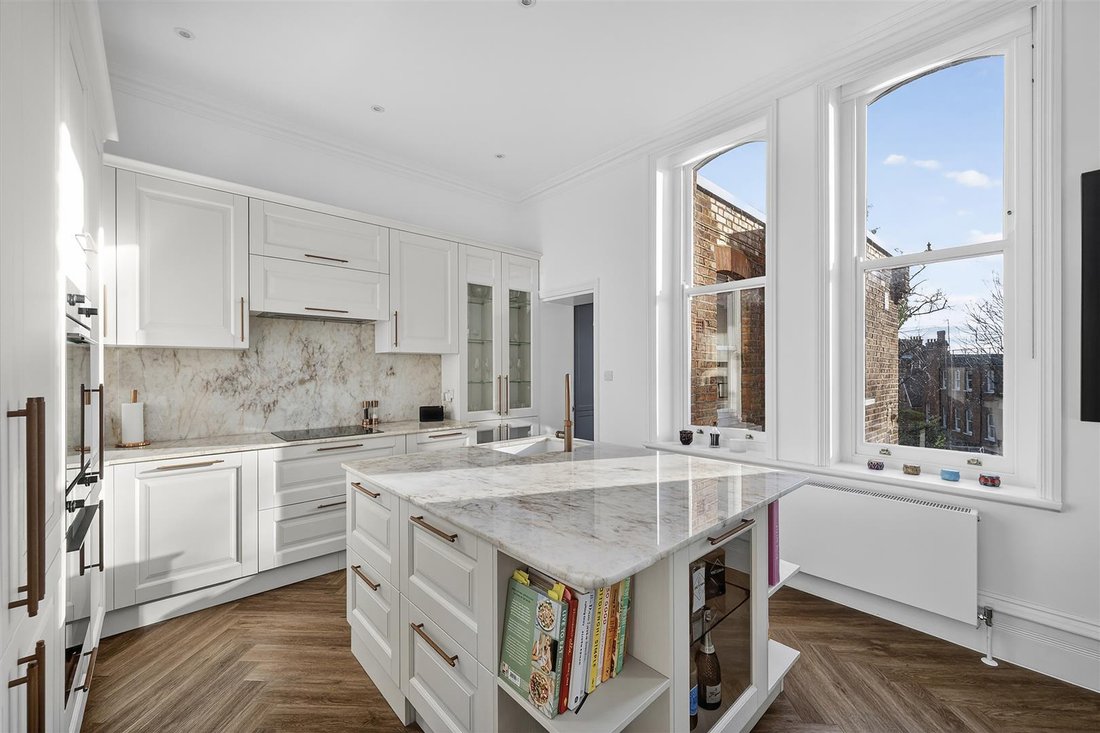 Apartment in Swiss Cottage, Camden, England 5 - 16734932