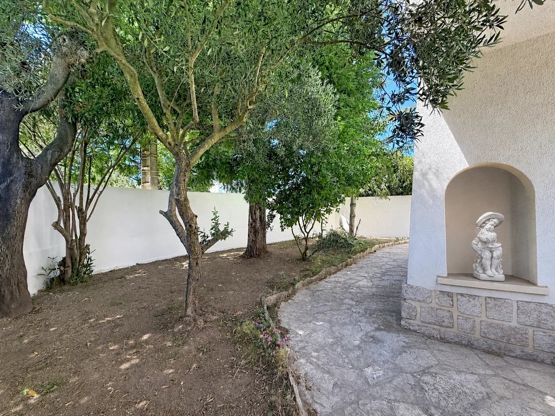 Villa in Saint Julien, Marseille, Provence-Alpes-Côte d'Azur 3 - 18491746