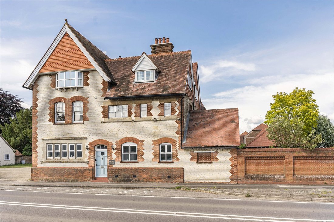 House in Oxfordshire, England 1 - 18491642