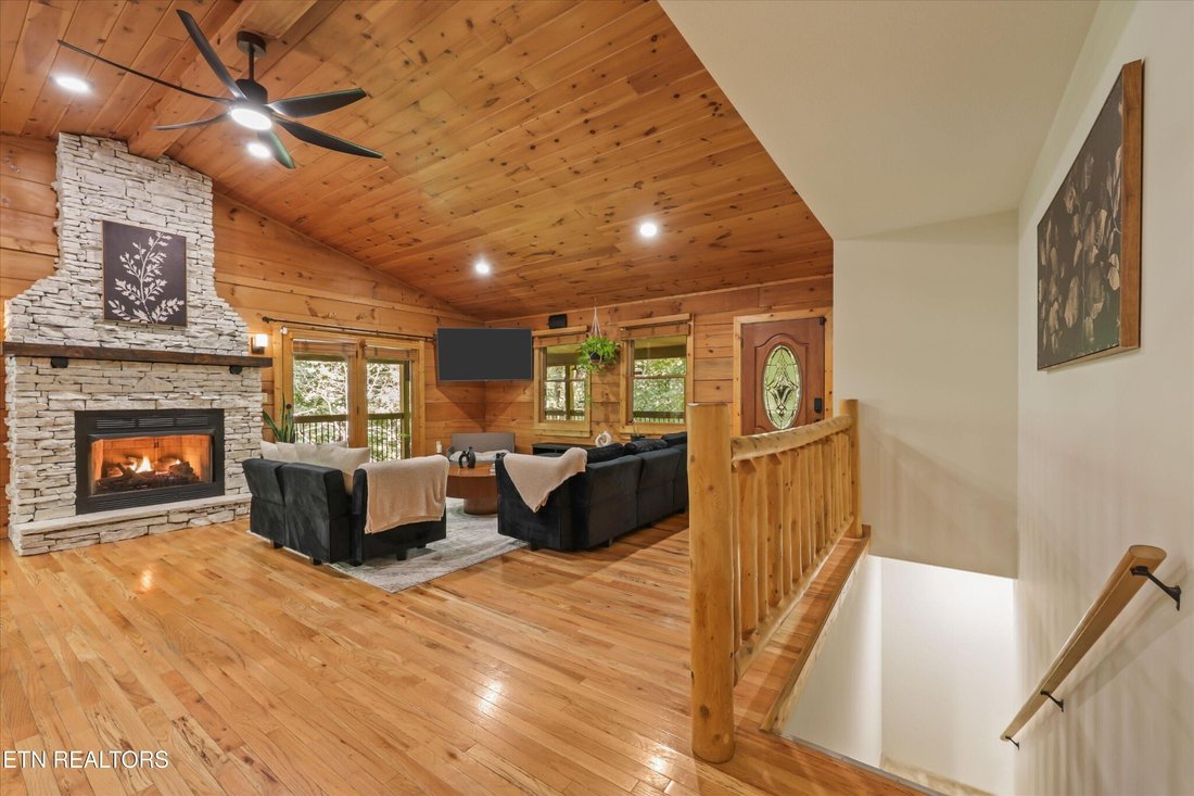 House in Sevierville, Tennessee, United States 4 - 18491215