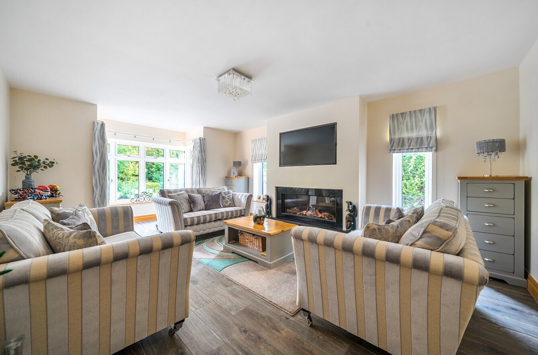 House in Driffield, Ferndown (Town), England 2 - 18489893