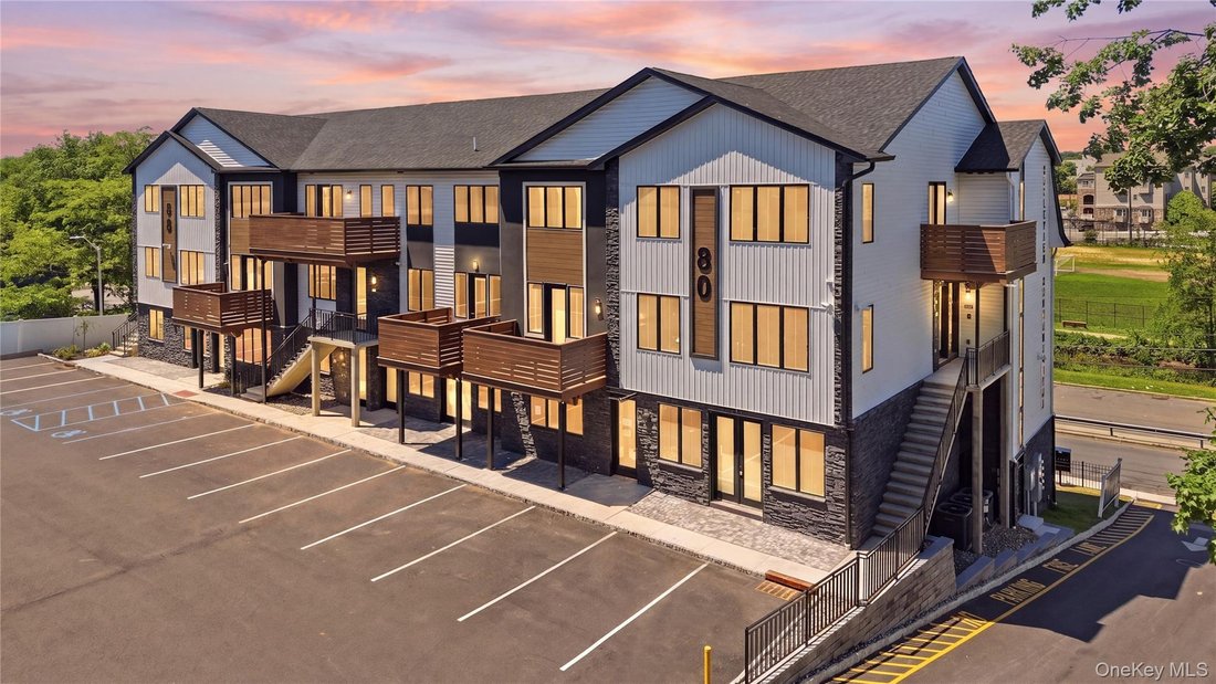 Condo in Spring Valley, New York, United States 1 - 18490922