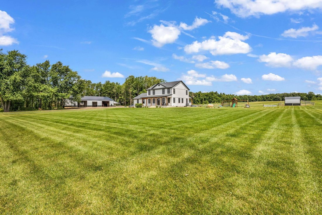 House in Centerburg, Ohio, United States 5 - 18490016