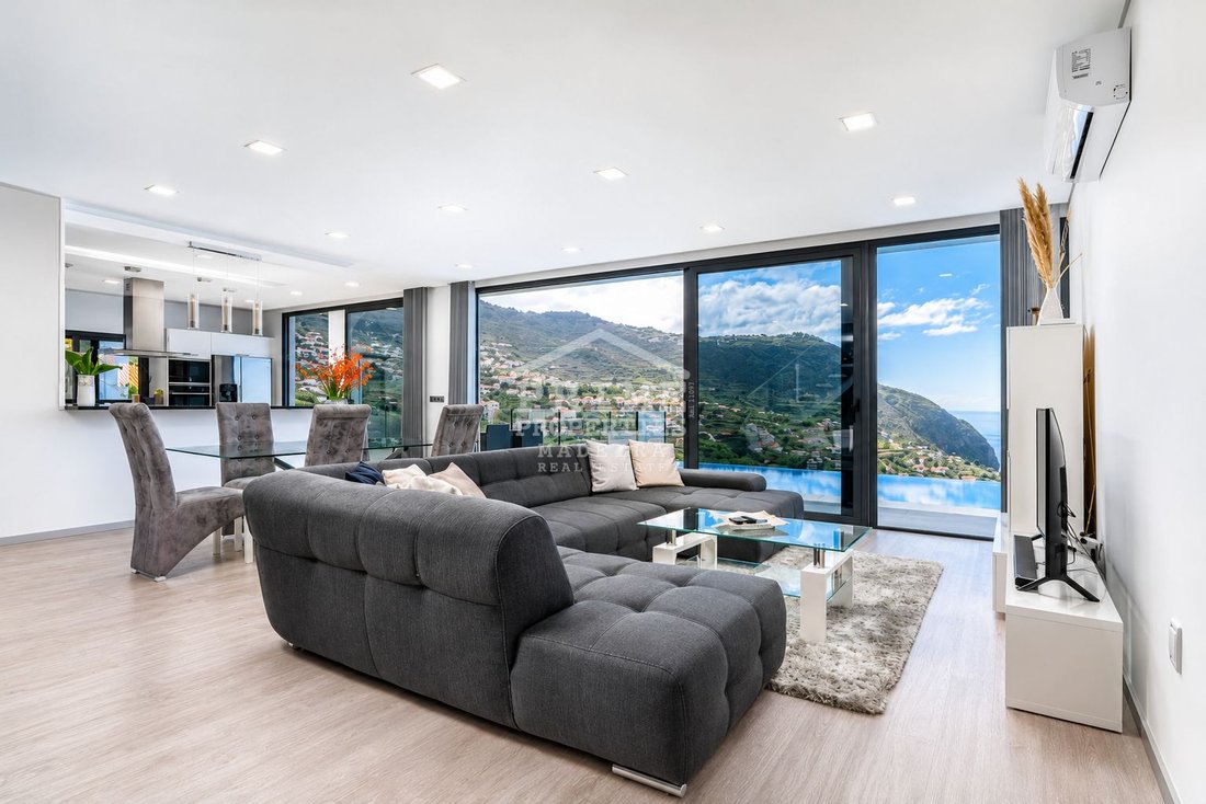 Villa in Estreito da Calheta, Madeira, Portugal 2 - 16052599