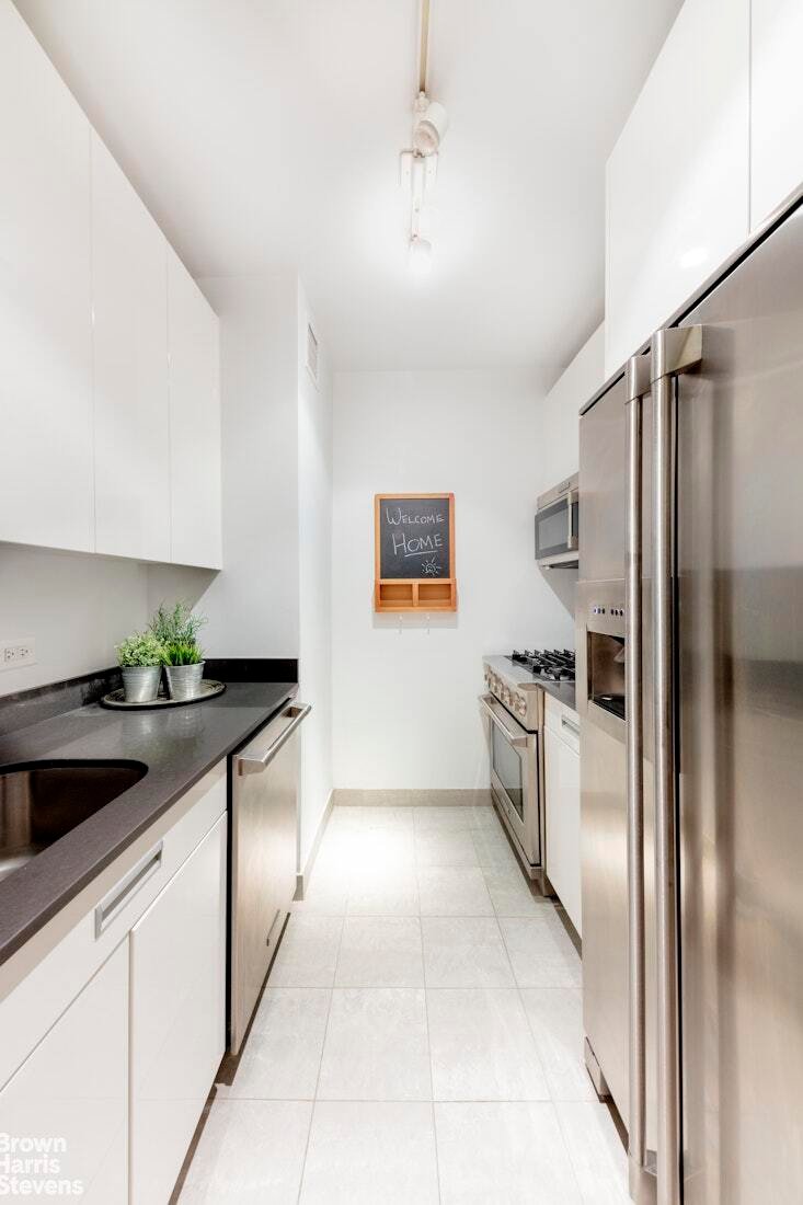 Condo in New York, New York, United States 4 - 18380305