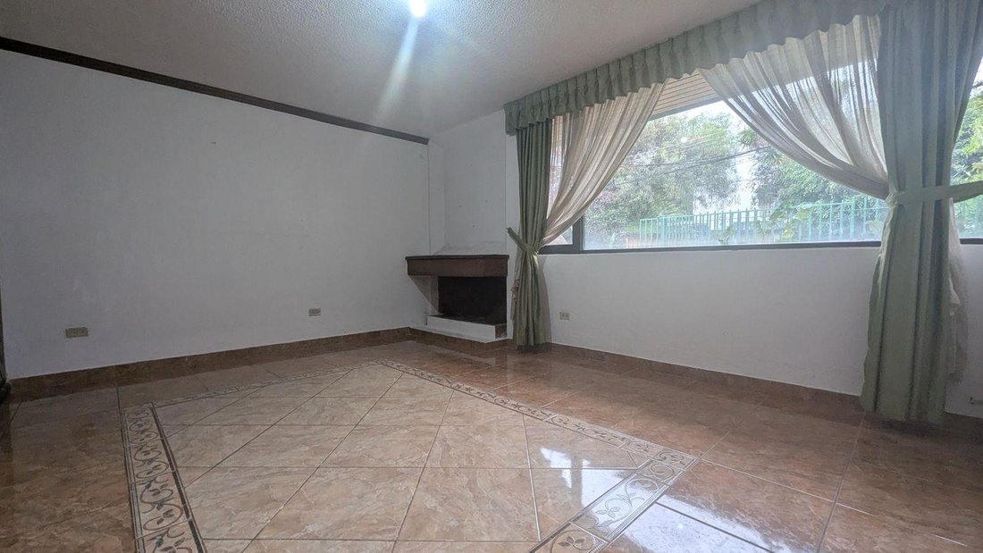 House in Quito, Pichincha, Ecuador 4 - 18491316