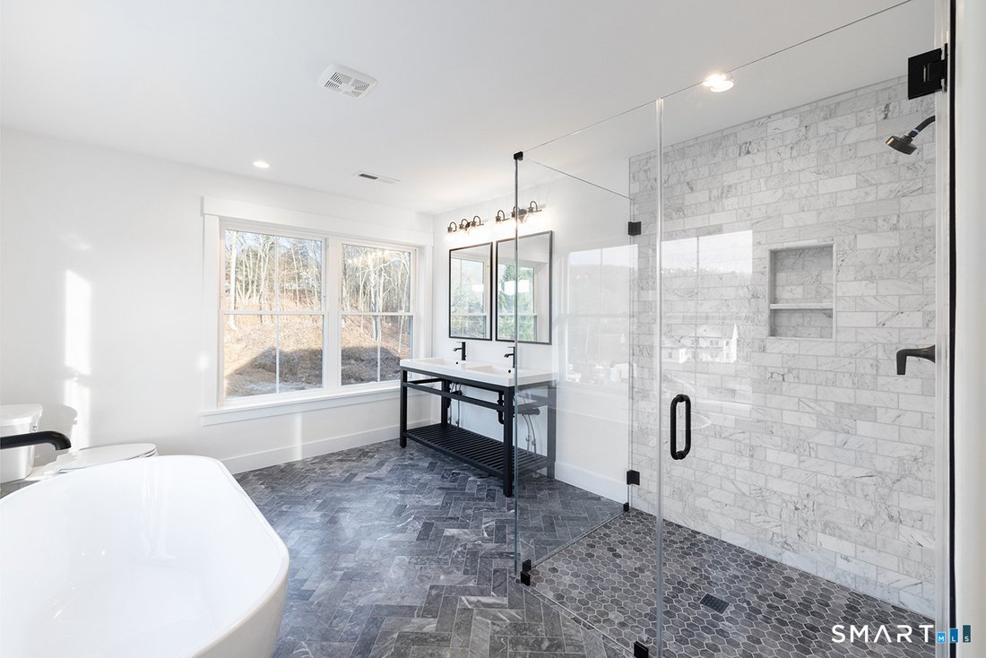 House in Southbury, Connecticut, United States 3 - 18490418