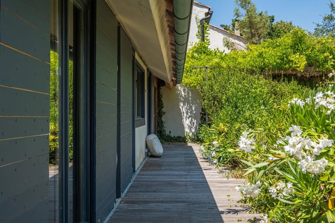 Villa in Entrechaux, Provence-Alpes-Côte d'Azur, France 3 - 18491596