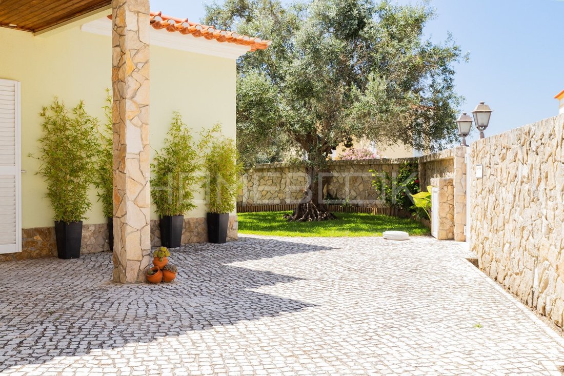 Villa in Carvoeira, Lisbon, Portugal 2 - 18491794
