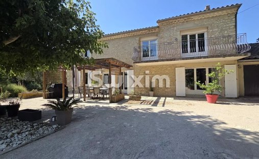 Country House in Caderousse, Provence-Alpes-Côte d'Azur, France 1