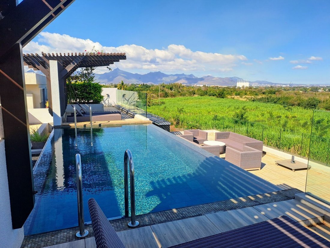 Apartment in Pointe aux Piments, Pamplemousses District, Mauritius 1 - 18489917