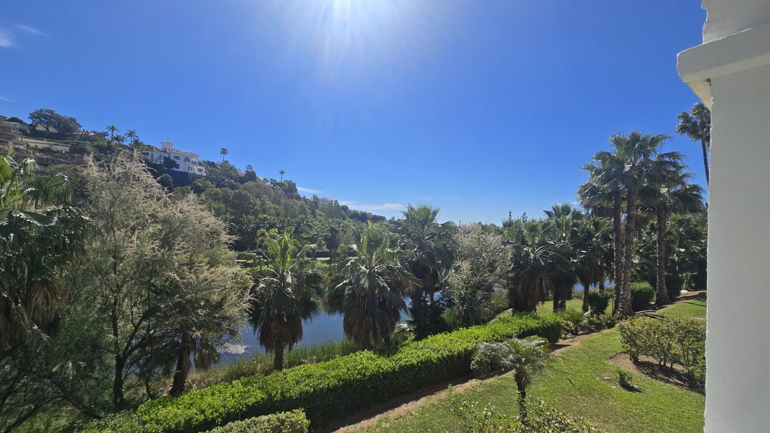 Apartment in Benahavis, Andalusia, Spain 3 - 18490134
