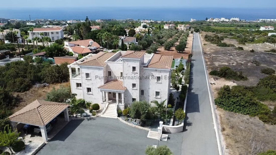 Villa in Peyia, Paphos, Cyprus 1 - 18492079