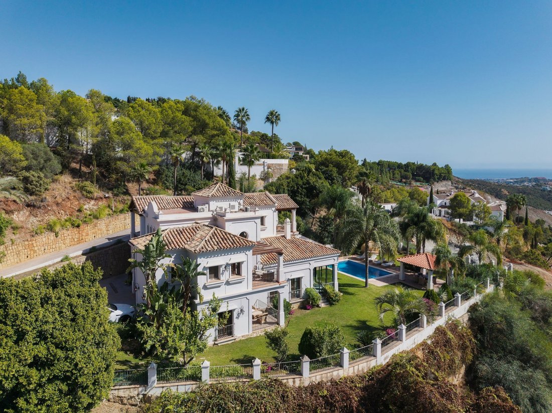 Villa in Benahavis, Andalusia, Spain 1 - 18490506