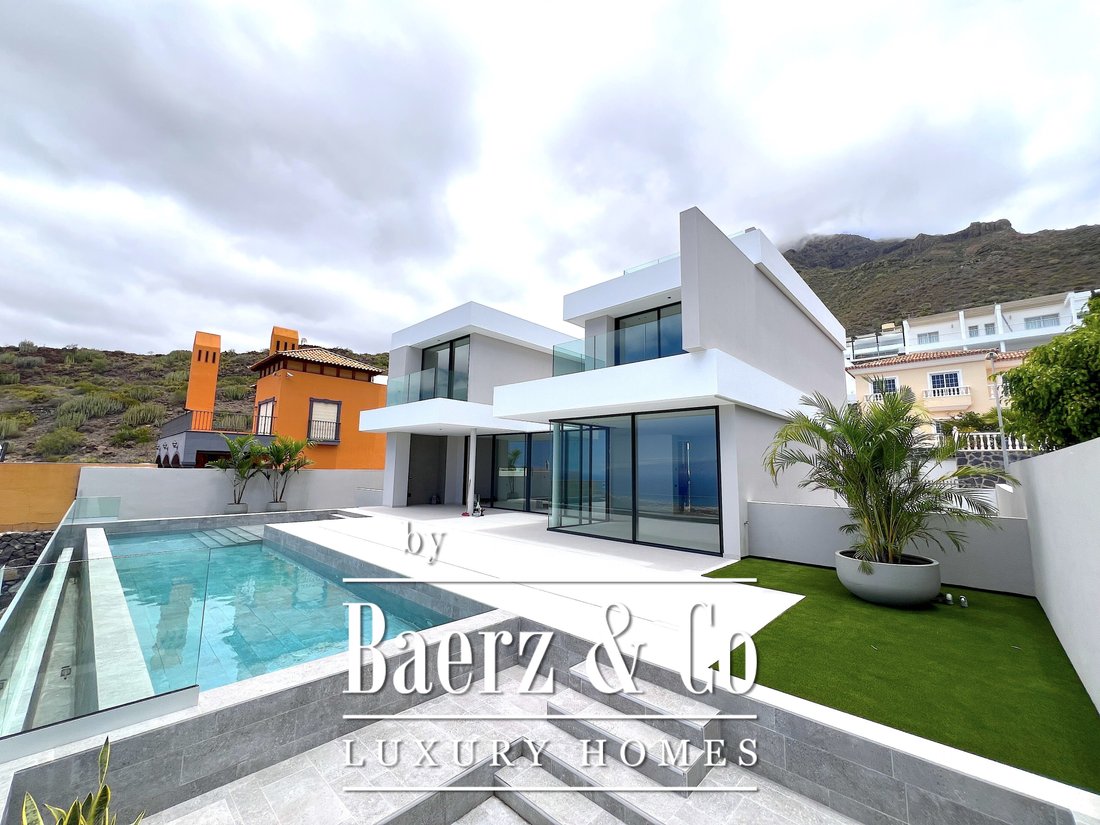 Villa in Costa Adeje, Adeje, Canary Islands 1 - 18490599
