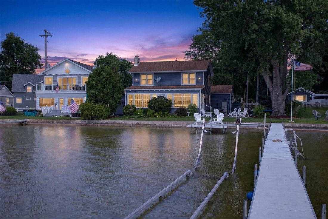 House in Manitou Beach-Devils Lake, Michigan, United States 1 - 18489815