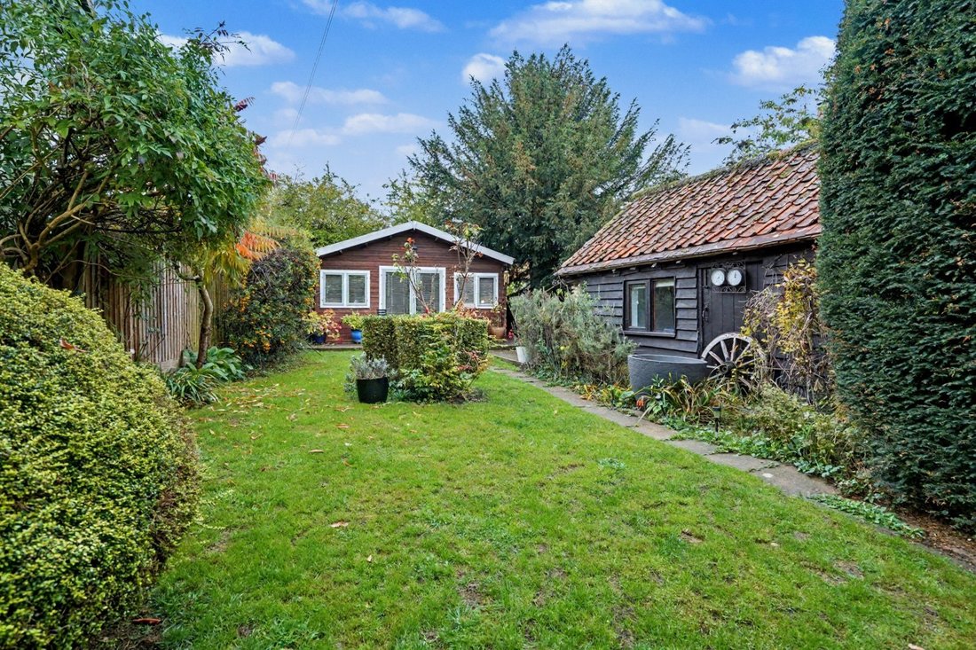 House in Haddenham, England 5 - 18491704