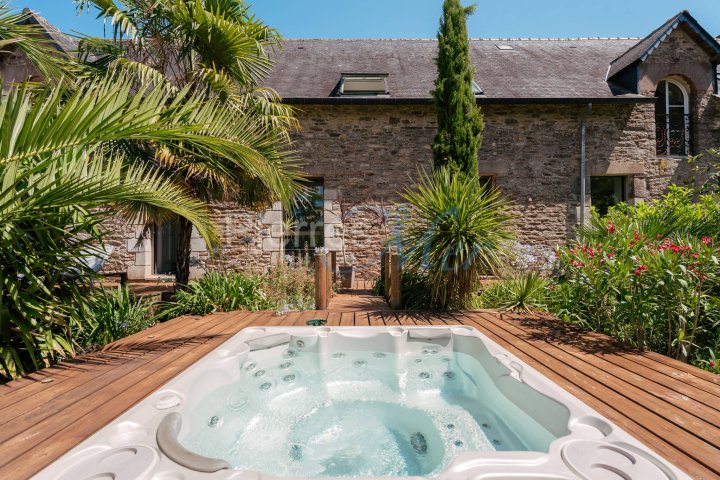 Estate in Grand-Champ, Brittany, France 1 - 18490606