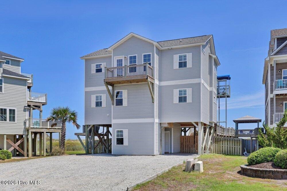 House in North Topsail Beach, North Carolina, United States 1 - 18489958