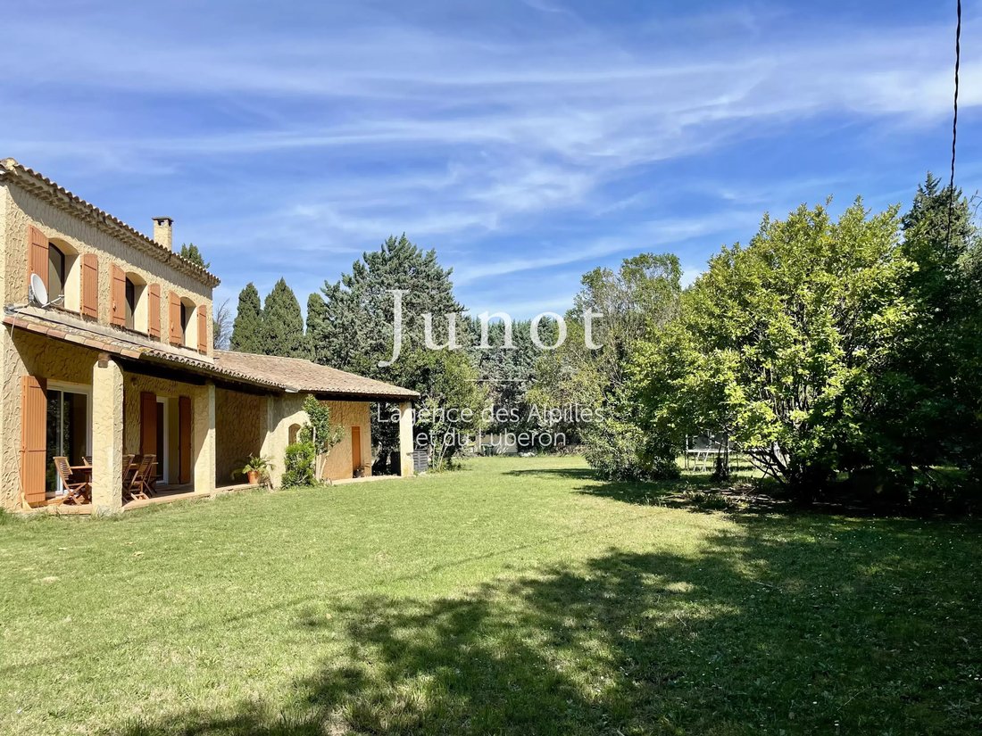House in Maussane-les-Alpilles, Provence-Alpes-Côte d'Azur, France 1 - 17930144