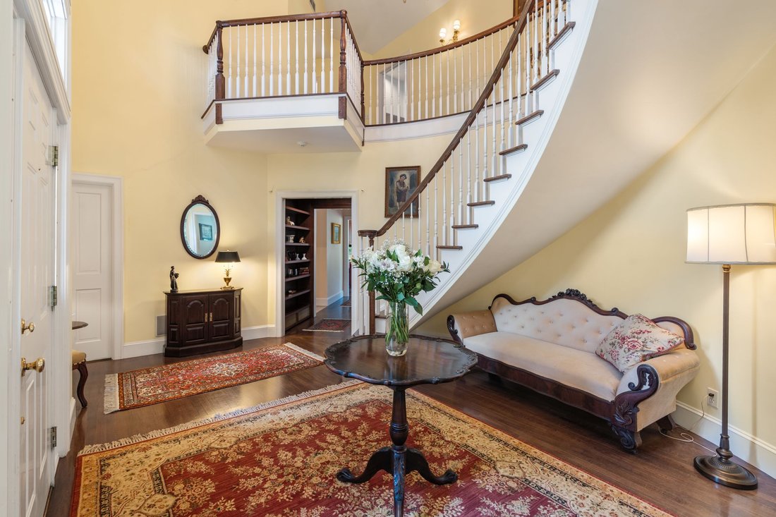 House in Milton, Massachusetts, United States 3 - 18491577