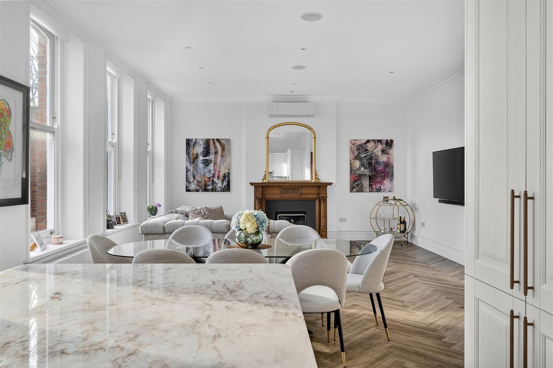 Apartment in Swiss Cottage, Camden, England 4 - 16734932