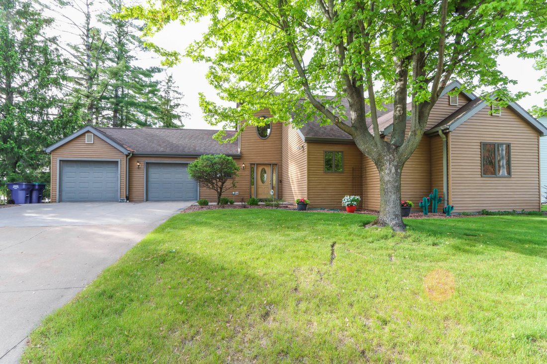 House in Waupaca, Wisconsin, United States 5 - 18491850