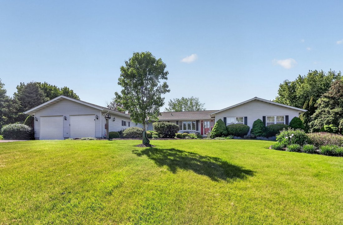 House in Yorkville, Illinois, United States 1 - 18491093