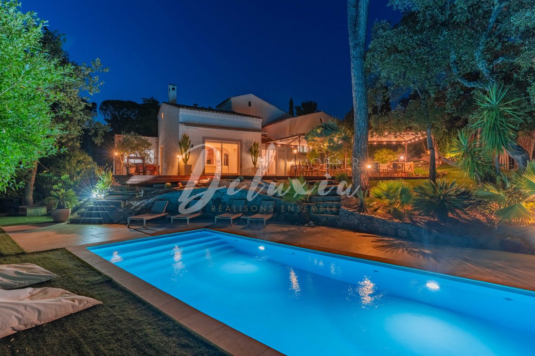 Villa in Exterieurs, Frejus, France 1 - 18490690