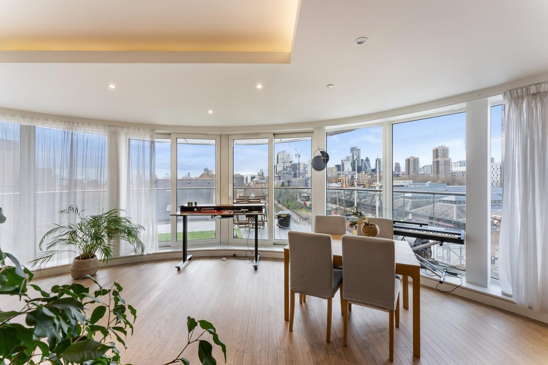 Apartment in Wapping, Tower Hamlets, England 4 - 18489883