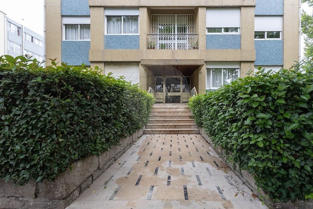 Apartment in Lordelo do Ouro e Massarelos, Porto District, Portugal 1 - 18490400