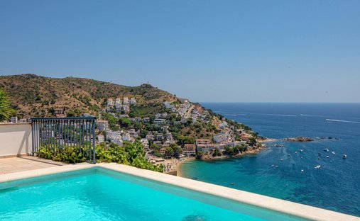 Villa in Roses, Catalonia, Spain 1