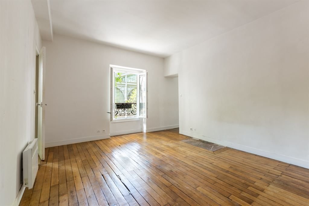 Apartment in Palais Royal, Paris 1er Arrondissement, Paris 4 - 18490504