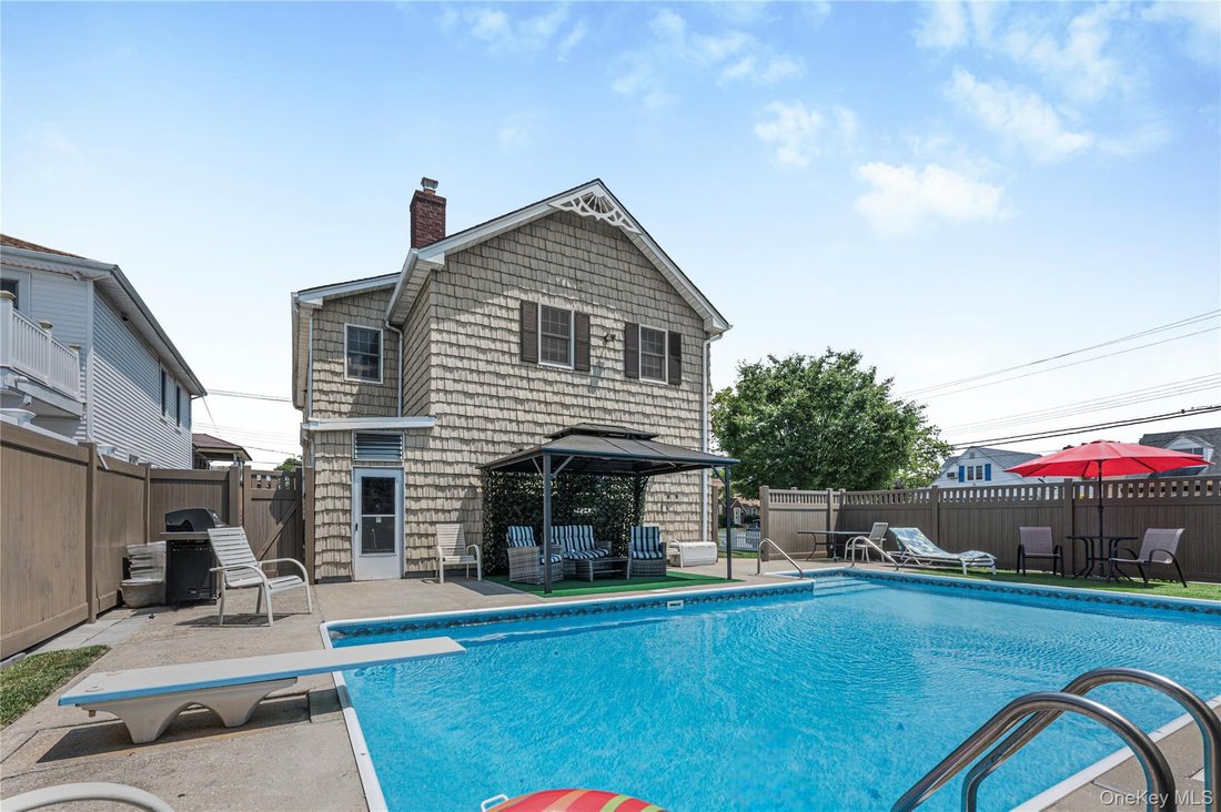 House in New York, New York, United States 2 - 18490492