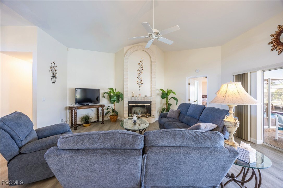 House in Cape Coral, Florida, United States 4 - 18490005