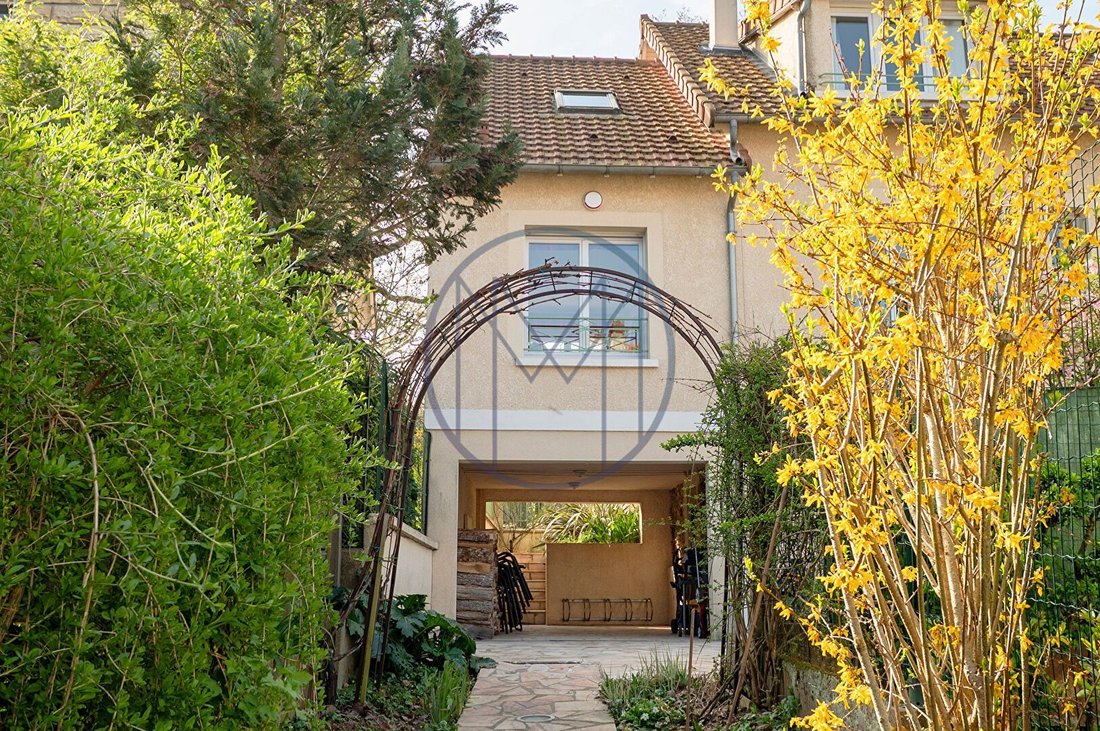 House in Les Arcades, Viroflay, France 2 - 18490519