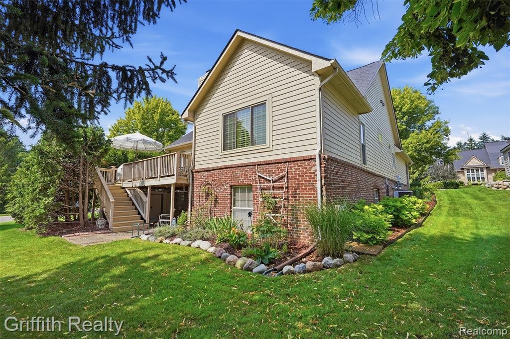 House in Township of Hamburg, Michigan, United States 2 - 18489803