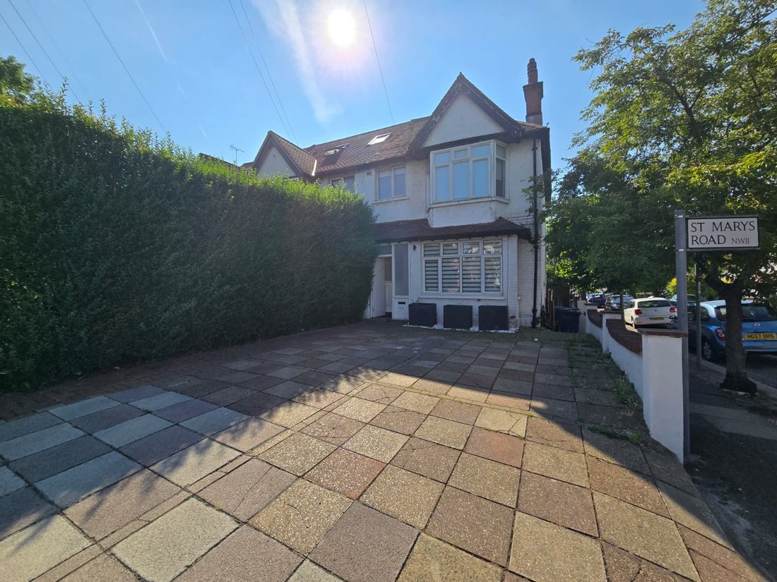 House in Brent Cross, Barnet, England 1 - 18489790