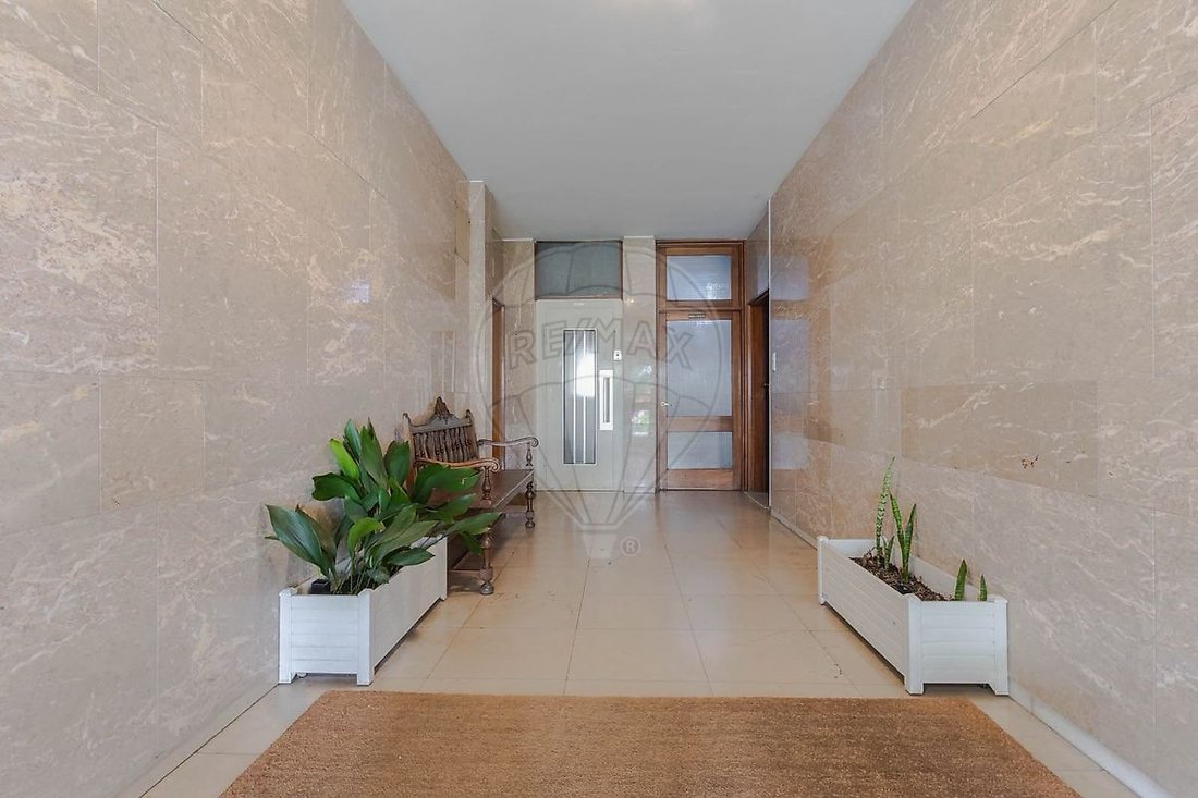 Apartment in Lordelo do Ouro e Massarelos, Porto District, Portugal 2 - 18490400