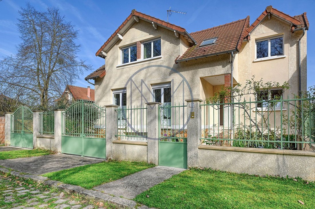 House in Les Arcades, Viroflay, France 1 - 18490519