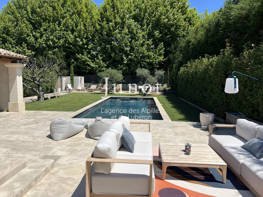 Villa in Saint-Rémy-de-Provence, Provence-Alpes-Côte d'Azur, France 1 - 14057200