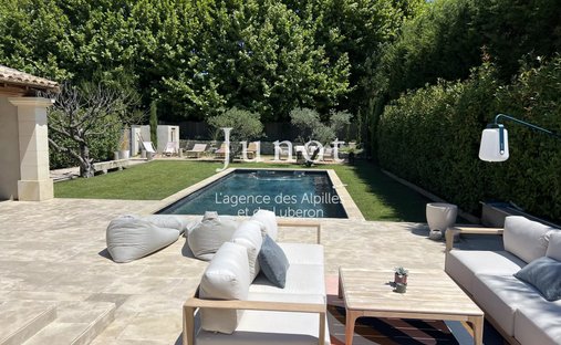 Villa in Saint-Rémy-de-Provence, Provence-Alpes-Côte d'Azur, France 1
