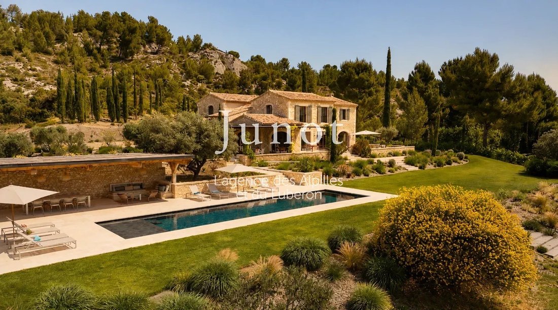 Country House in Maussane-les-Alpilles, Provence-Alpes-Côte d'Azur, France 1 - 18017248