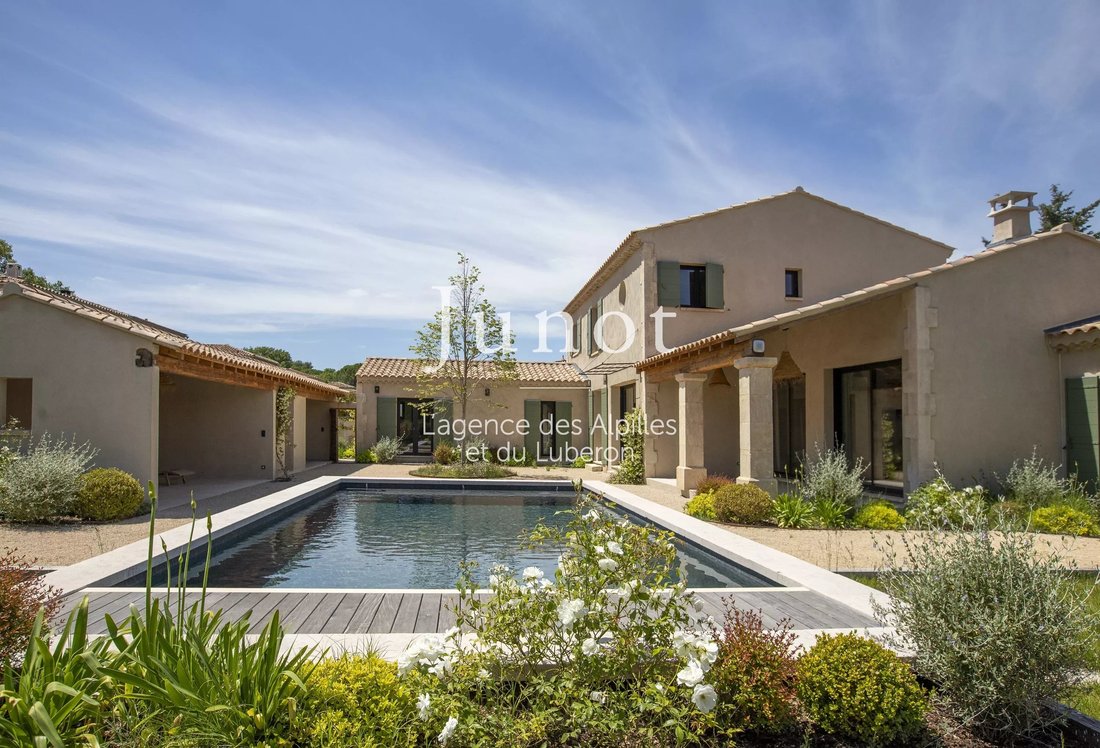 Country House in Saint-Rémy-de-Provence, Provence-Alpes-Côte d'Azur, France 3 - 17993676