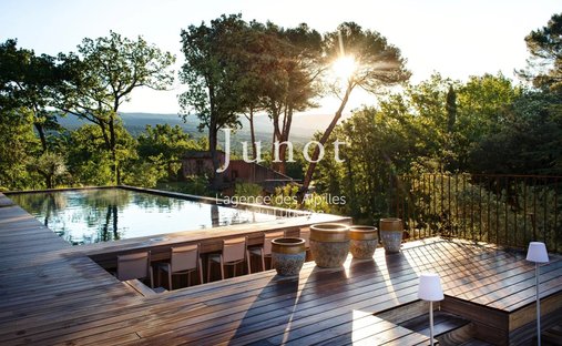 Country House in Saint-Saturnin-lès-Apt, Provence-Alpes-Côte d'Azur, France 1